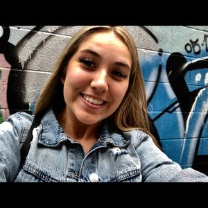 Meet your Posher, Ambar